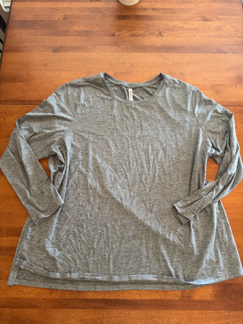 Fabletics Gray Long Sleeve Scoop Neck Top